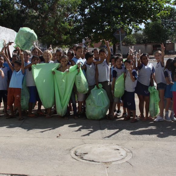 6312417453_535d914fa7_o Mutirão de limpeza e prevenção a doenças fazem dobradinha em prol do bairro Mangueira em Recife, com apoio da Celpe